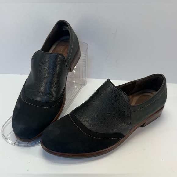 Naot Shoes - Naot Angin Black leather/suede nubuck women’s  Slip-On Loafers size 9